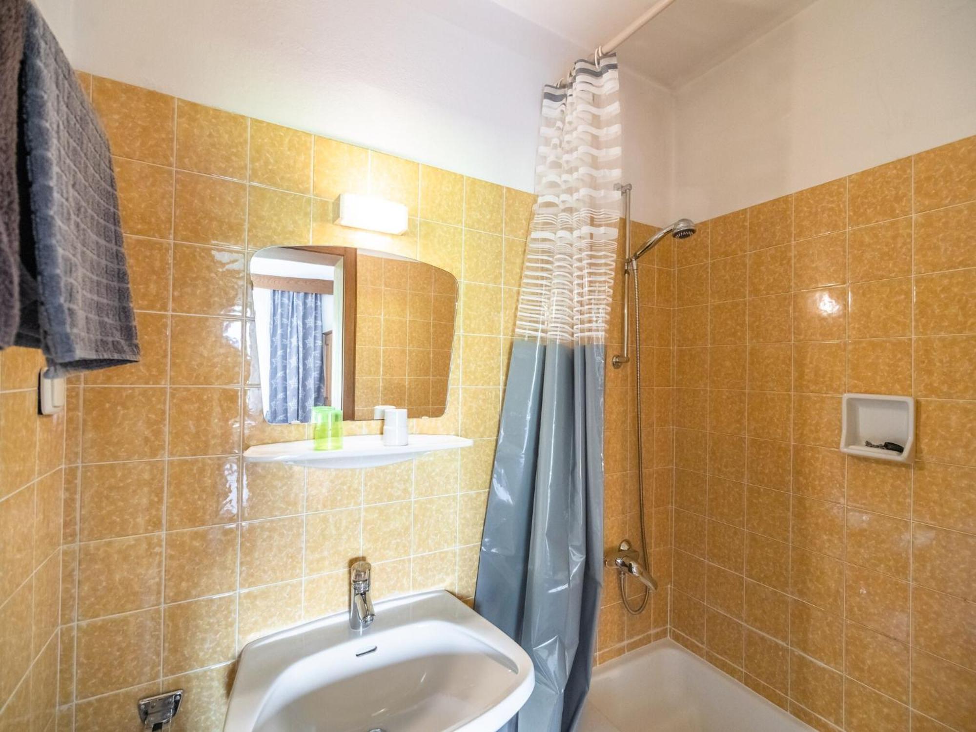Contemporary Apartment In Maishofen Near Ski Area Bagian luar foto
